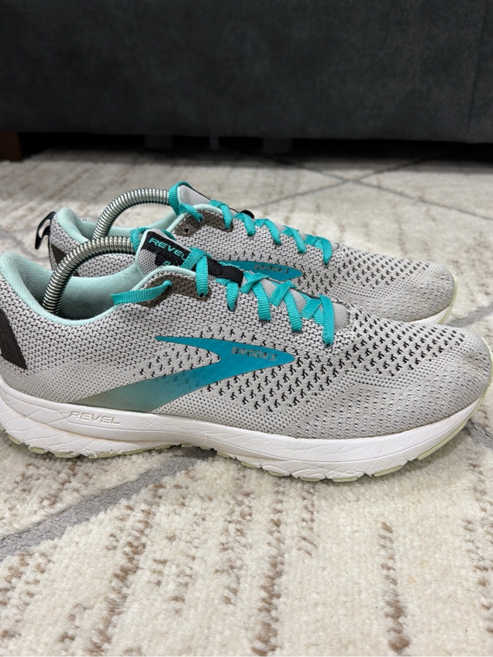 Brooks Revel 4 Women's Size 10.5 B (Medium) Running Shoes Gray Aqua
